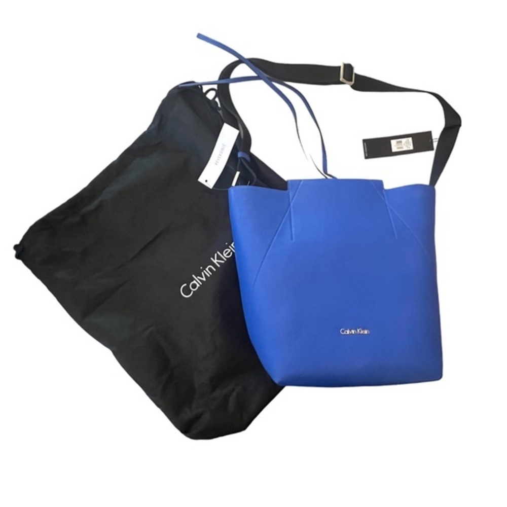 NWT Calvin Kline cobalt blue and tan reversible bucket bag - purse